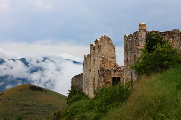 Pioggia e improvvisi sprazzi di sole
