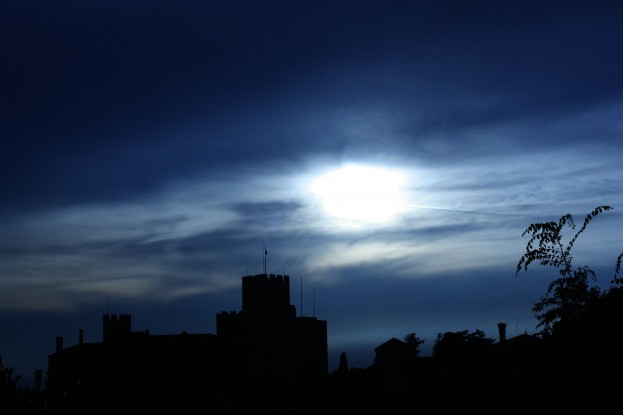 Lo strappo nel cielo di carta