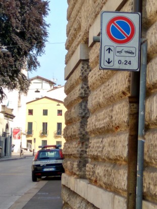 I vigili in divieto di sosta