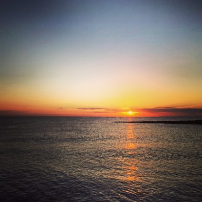 Il mare infuocato dal sole