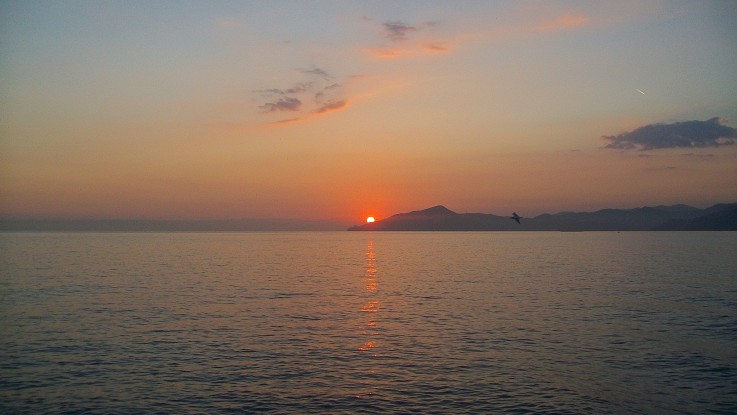 Tramonto in barca a vela