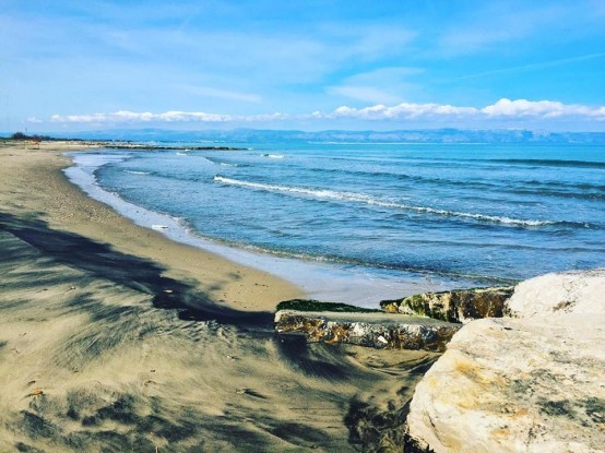 Il vulcano sulla spiaggia