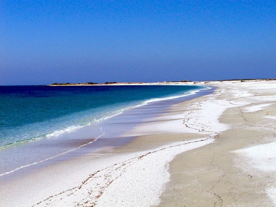 La spiaggia di chicchi di quarzo