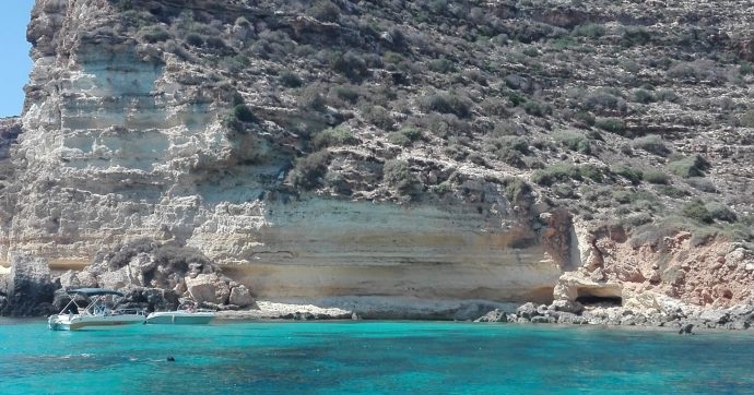 Lampedusa, un mare tropicale da sogno in Italia [FOTO]